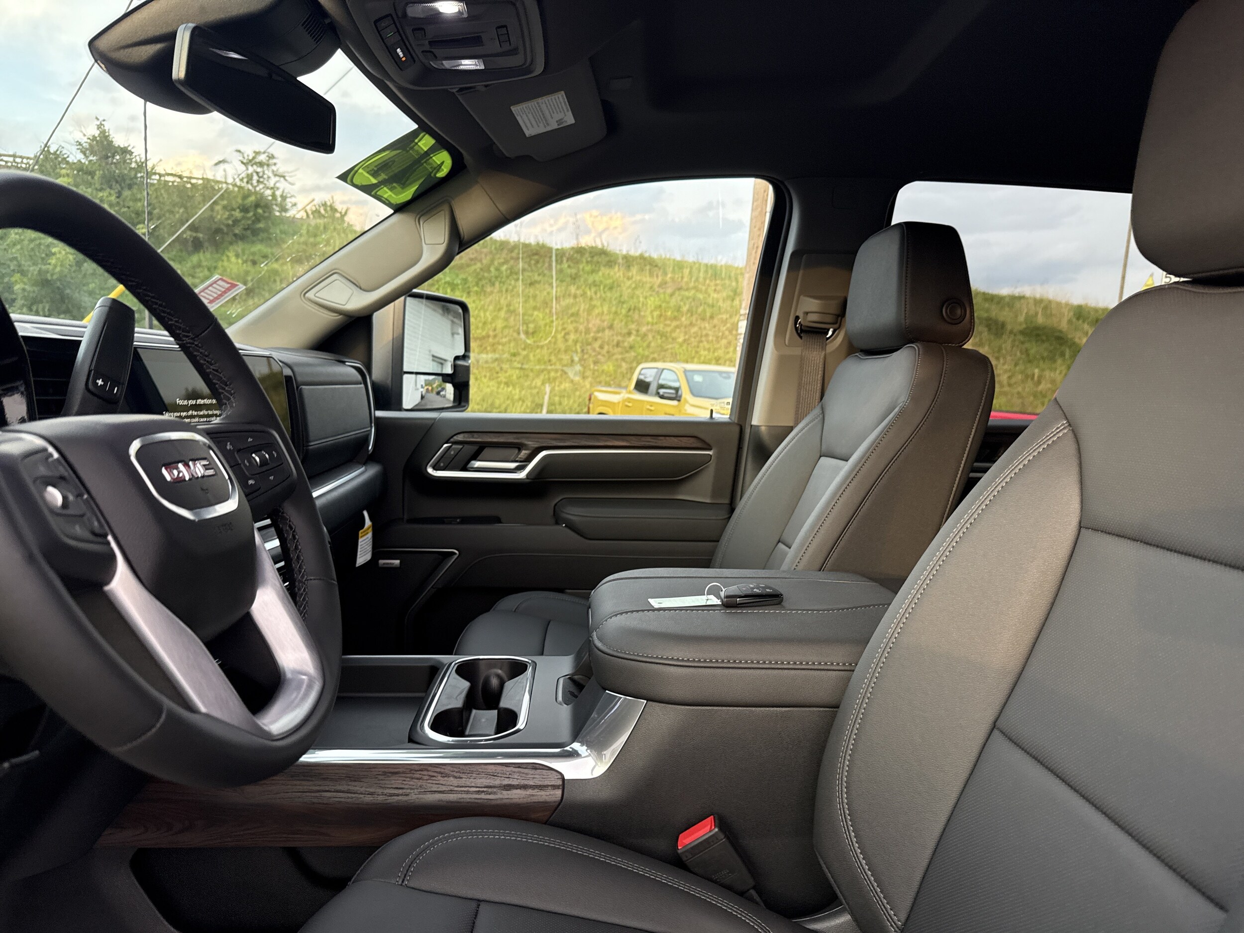 2026 GMC Sierra 2500HD SLT - Photo 11