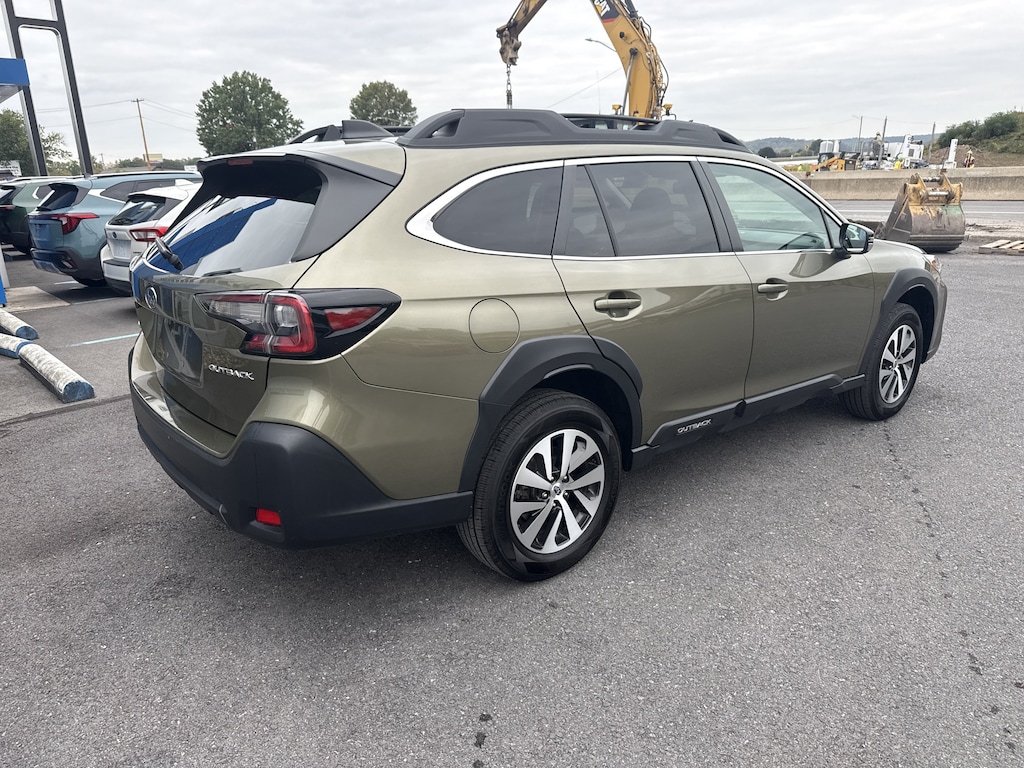 Used 2025 Subaru Outback Premium SUV