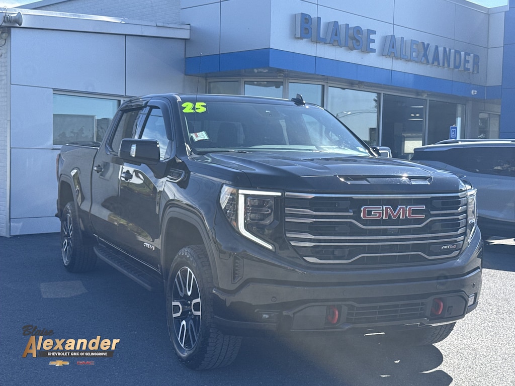 Used 2025 GMC Sierra 1500 AT4 Truck Crew Cab