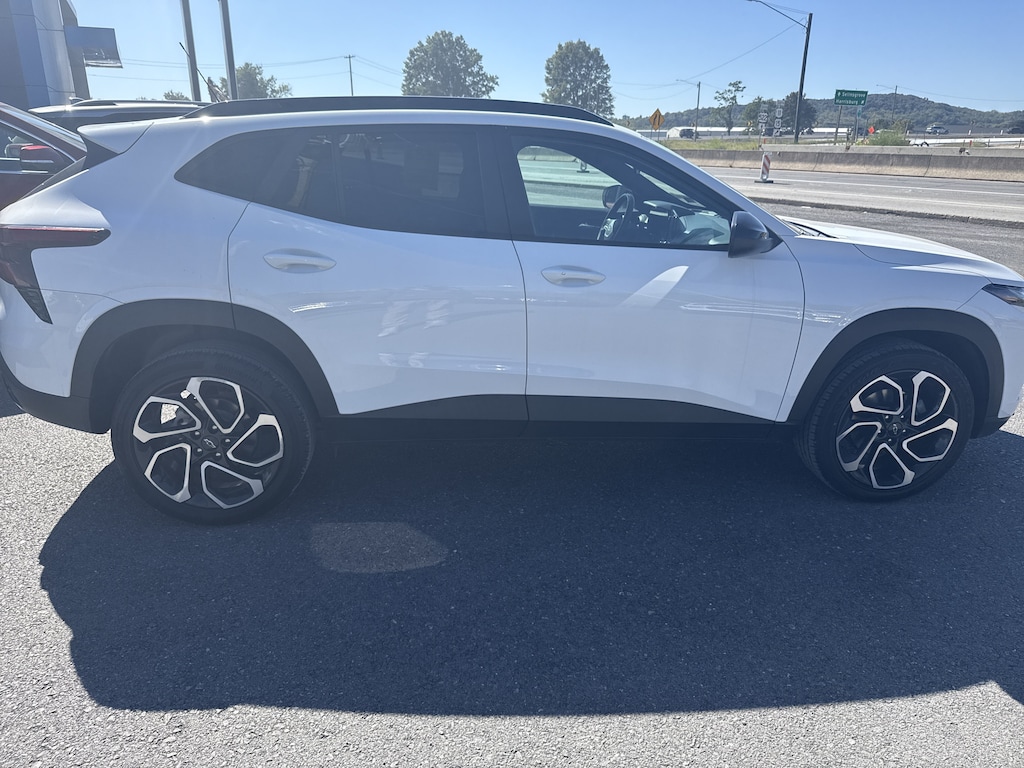 Used 2024 Chevrolet Trax 2RS SUV