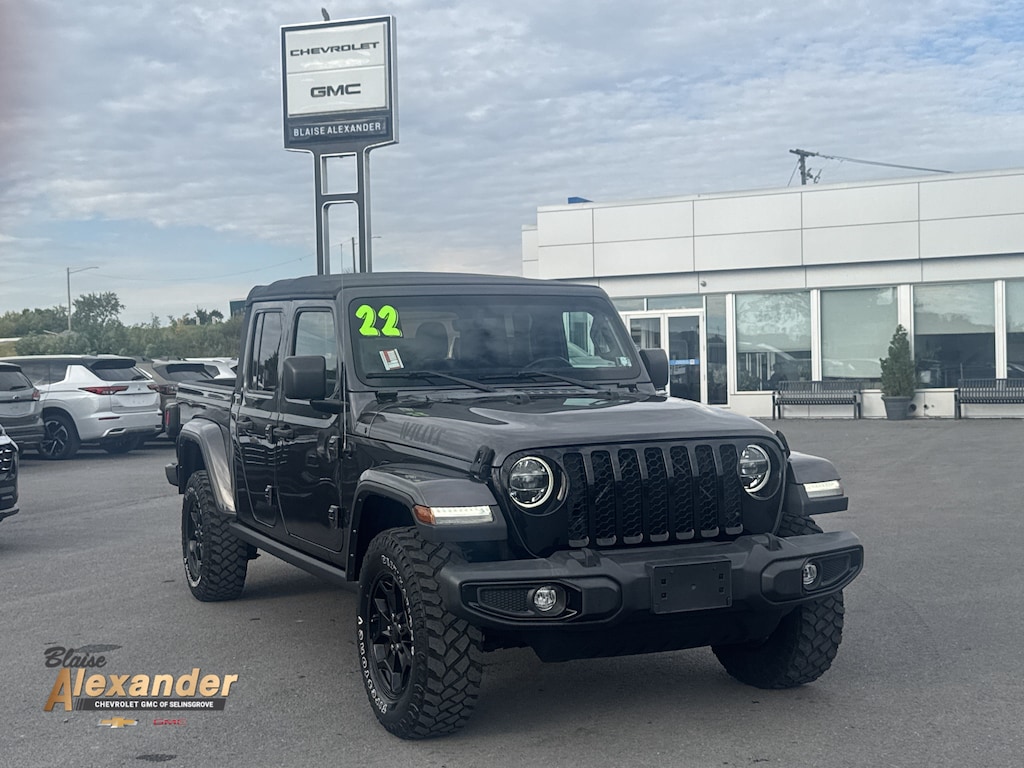 Used 2022 Jeep Gladiator Sport Truck Crew Cab