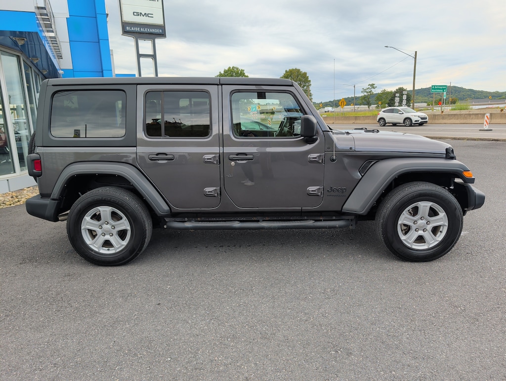 Used 2022 Jeep Wrangler Unlimited Sport SUV