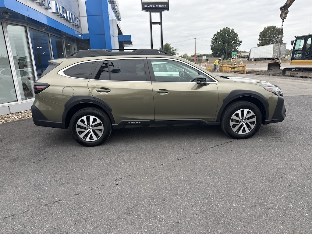 Used 2025 Subaru Outback Premium SUV