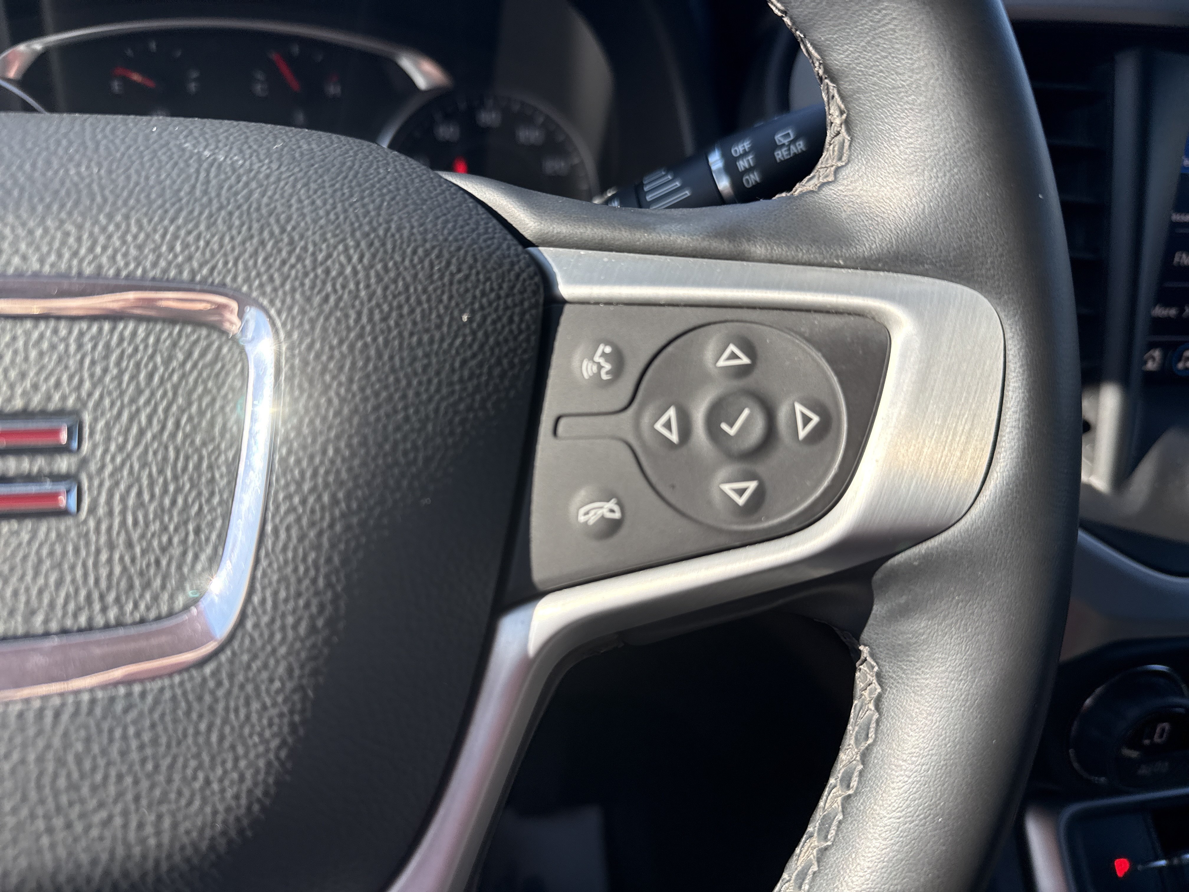 Used 2023 GMC Acadia SLT SUV