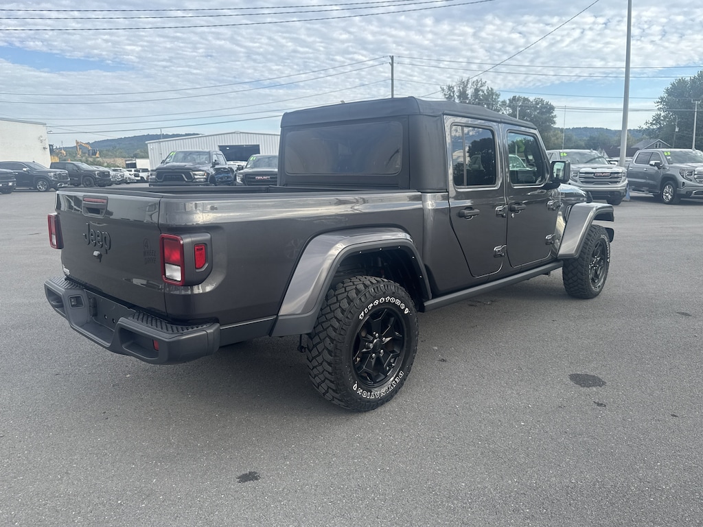 Used 2022 Jeep Gladiator Sport Truck Crew Cab