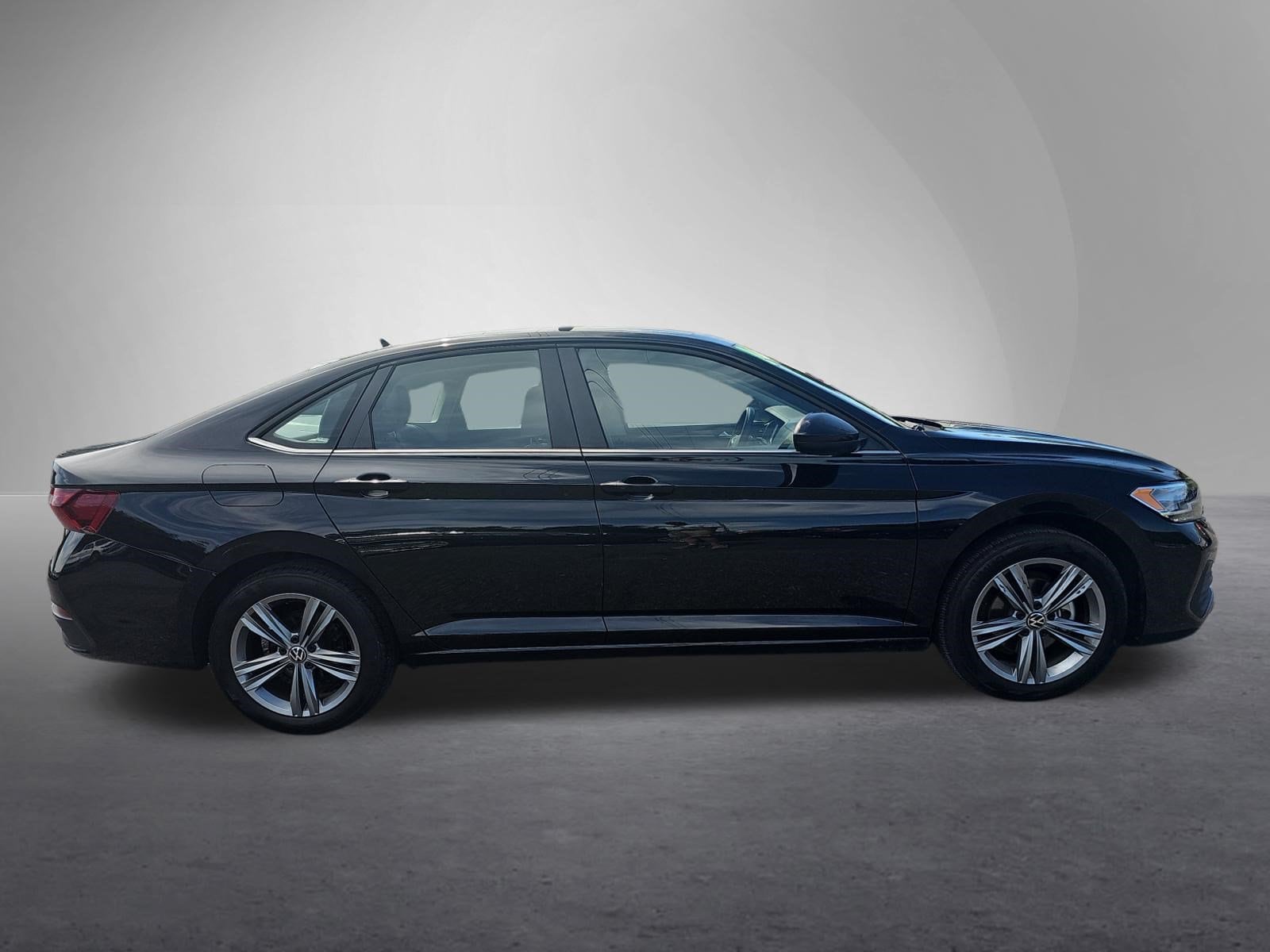Used 2024 Volkswagen Jetta SE with VIN 3VW7M7BU2RM078900 for sale in Burnham, PA