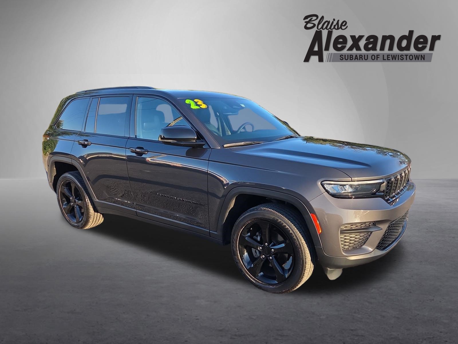 Used 2023 Jeep Grand Cherokee Laredo SUV
