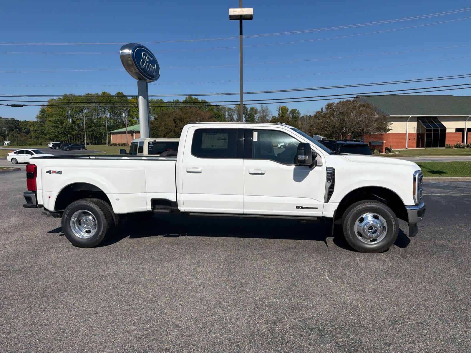 New 2026 Ford Super Duty F-350 DRW Lariat 4WD Crew Cab 8 Box 4WD Crew Cab 8 Box