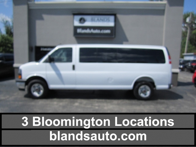 2025 GMC Savana Passenger