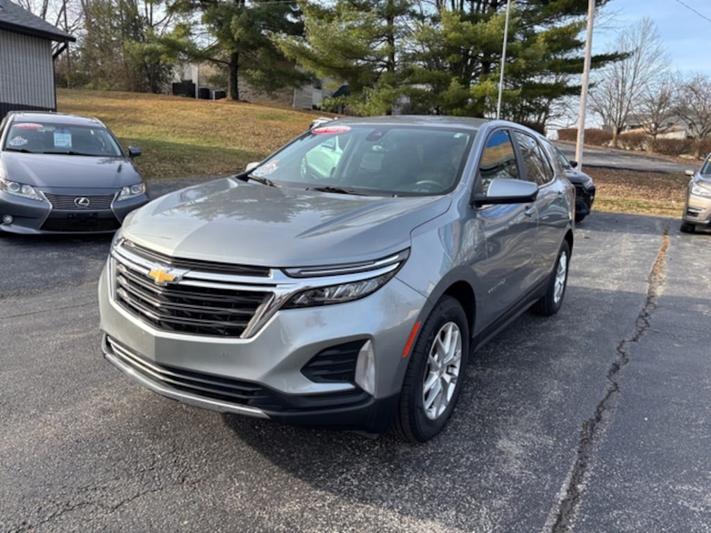 Used 2023 Chevrolet Equinox LT / 36 Miles Per Gallon SUV