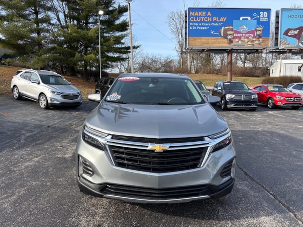 Used 2023 Chevrolet Equinox LT / 36 Miles Per Gallon SUV