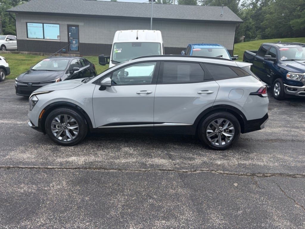 Used 2023 Kia Sportage 32 Miles Per Gallon SUV