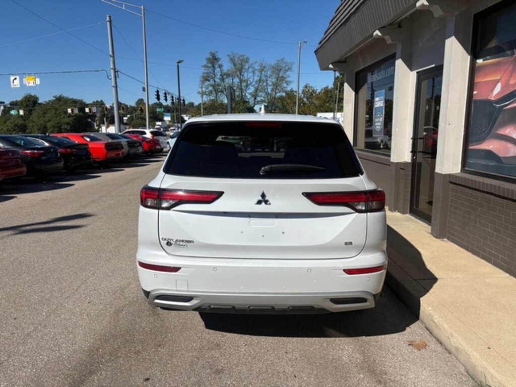Used 2024 Mitsubishi Outlander SE SUV