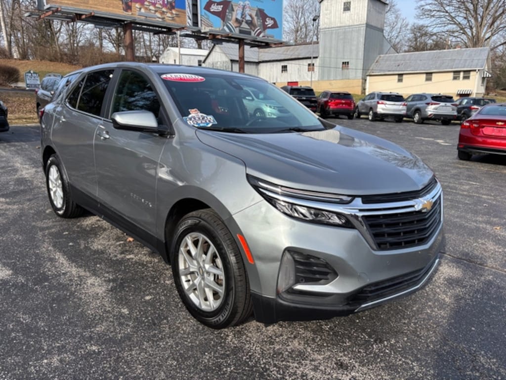 Used 2023 Chevrolet Equinox LT / 36 Miles Per Gallon SUV