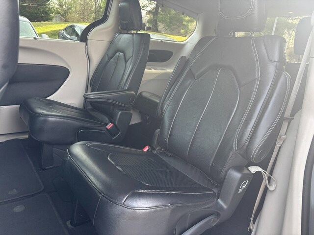 2022 Chrysler Pacifica Touring L - Photo 30