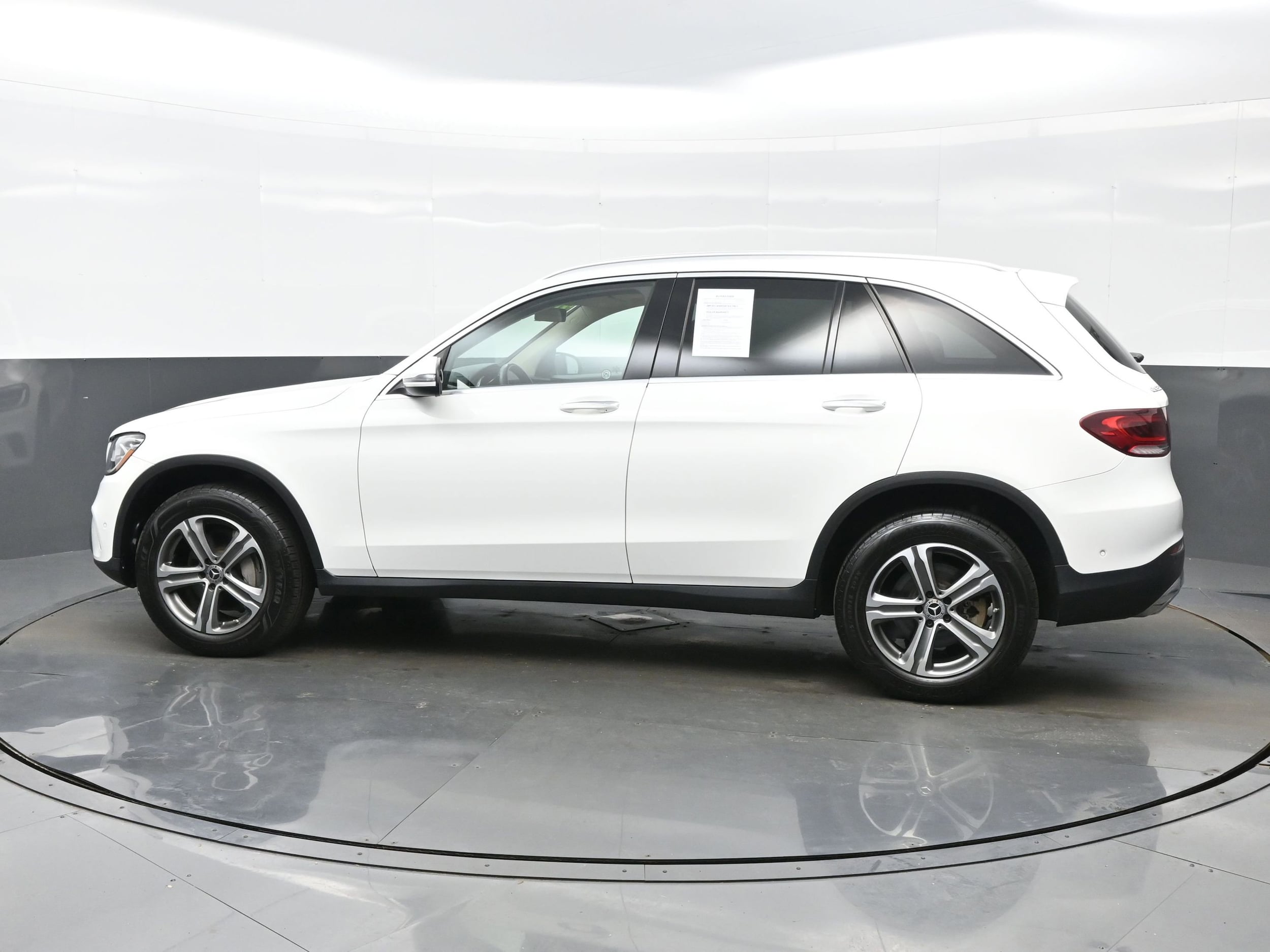 2021 Mercedes-Benz GLC GLC300 - Photo 3