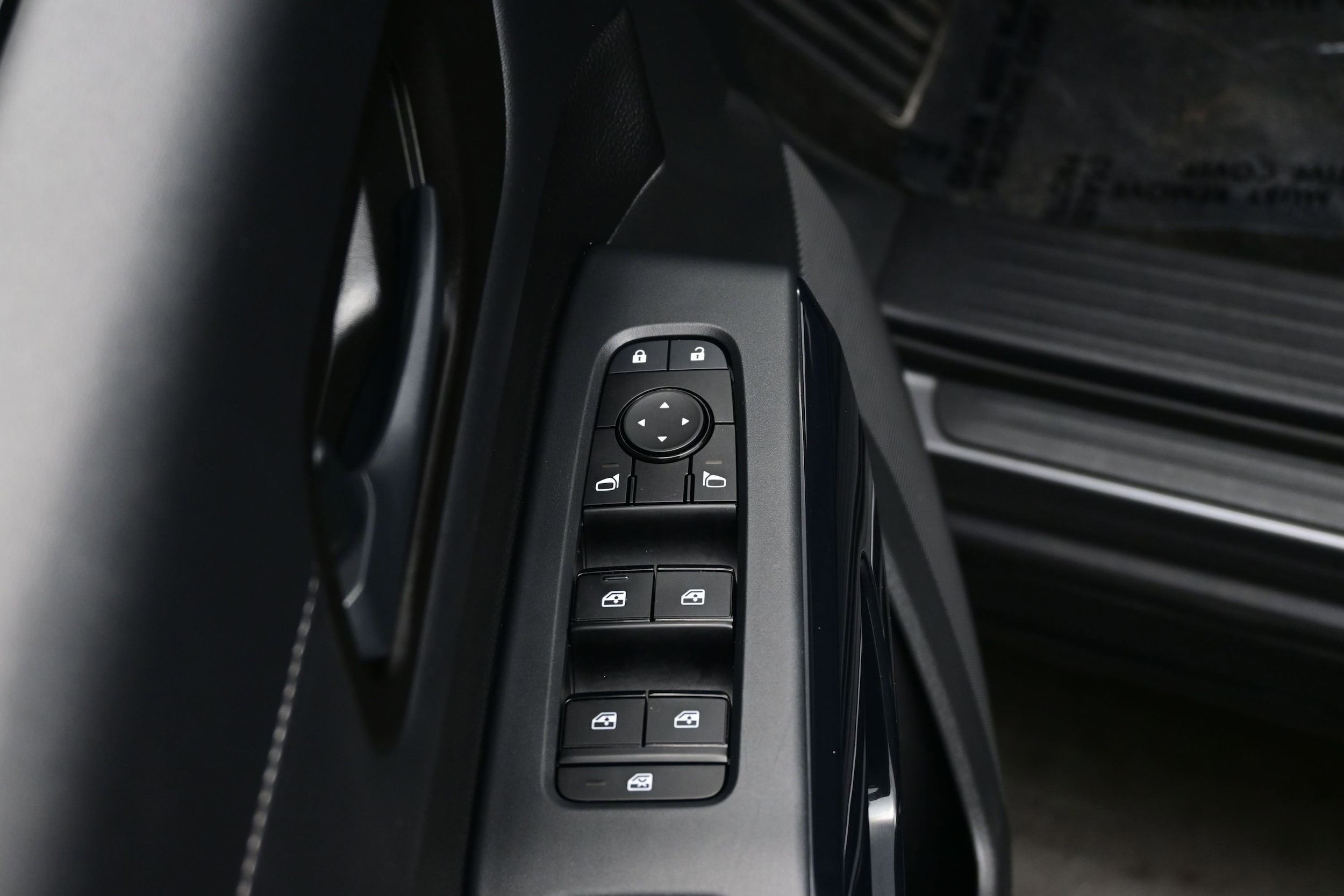 2023 Nissan Pathfinder SV - Photo 10