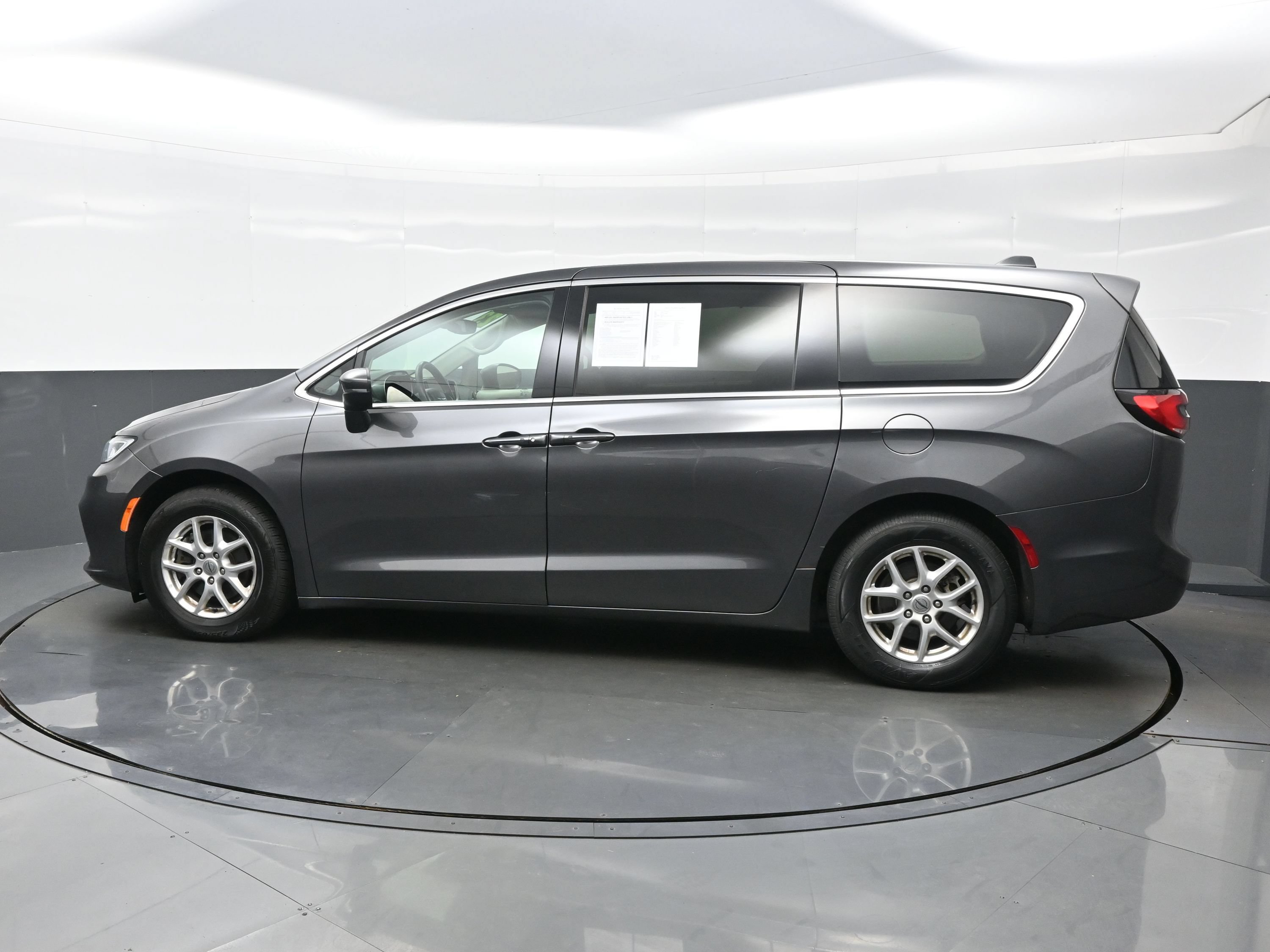 Used 2023 Chrysler Pacifica Touring L Van Passenger Van