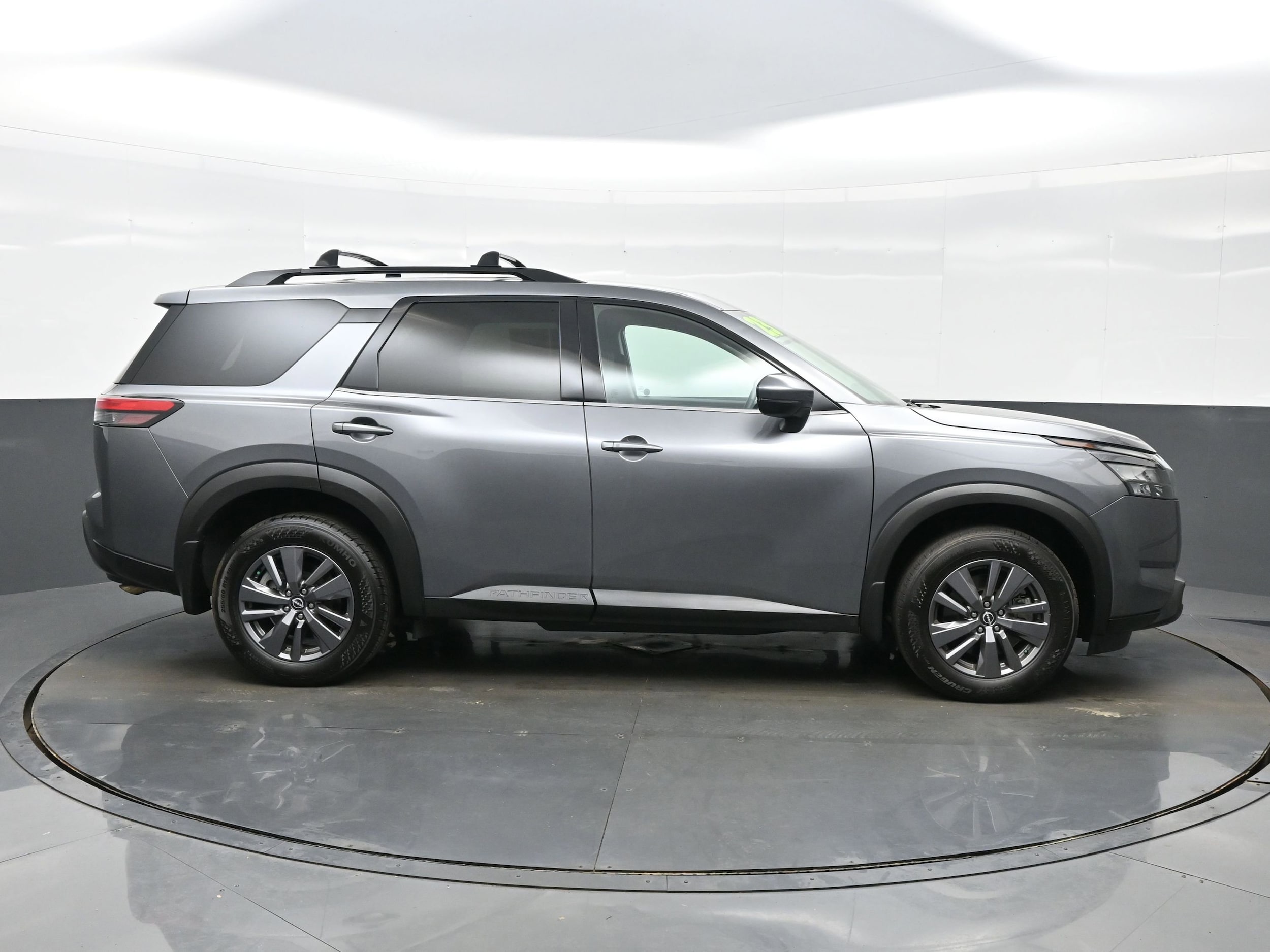 2023 Nissan Pathfinder SV - Photo 7
