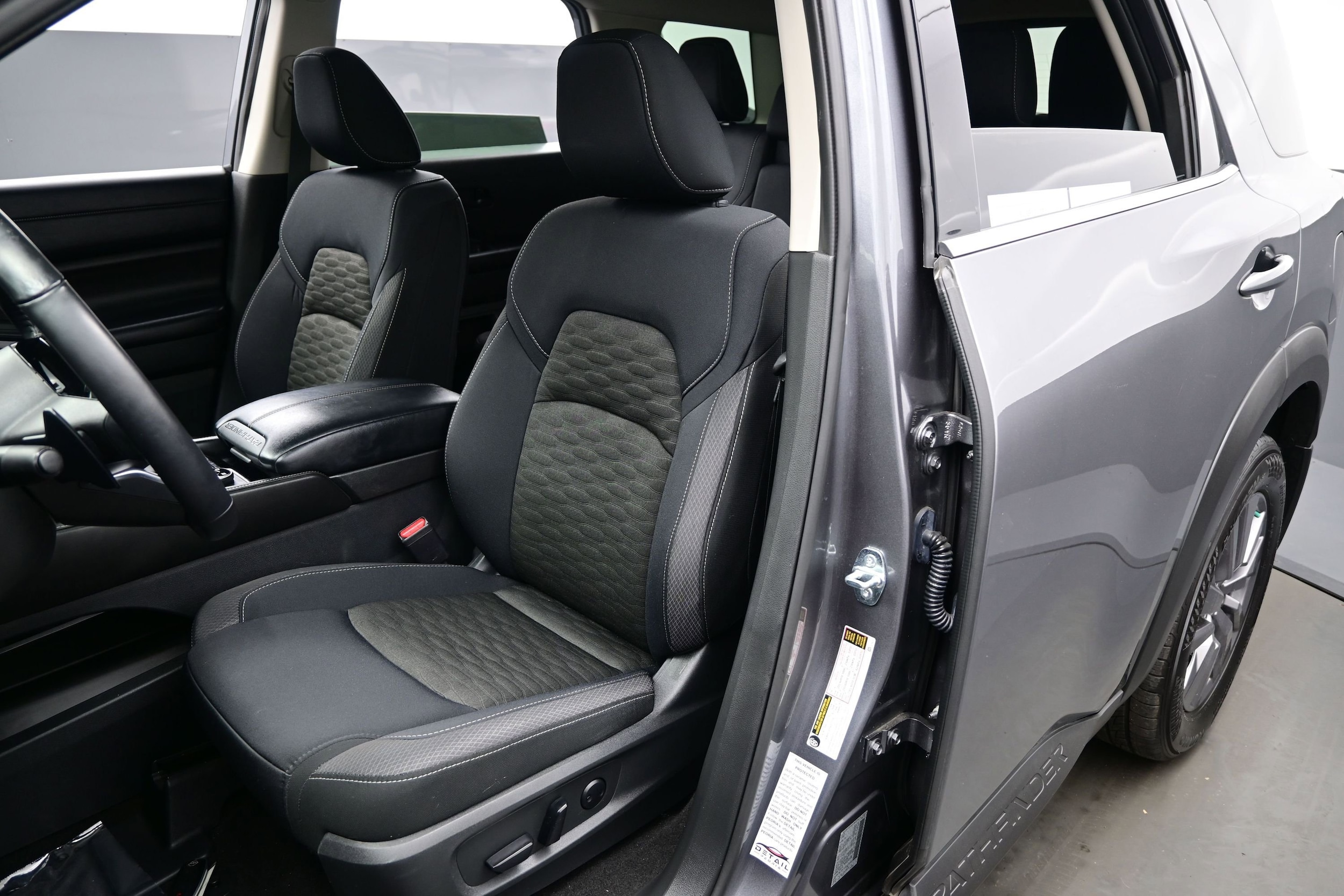 2023 Nissan Pathfinder SV - Photo 12