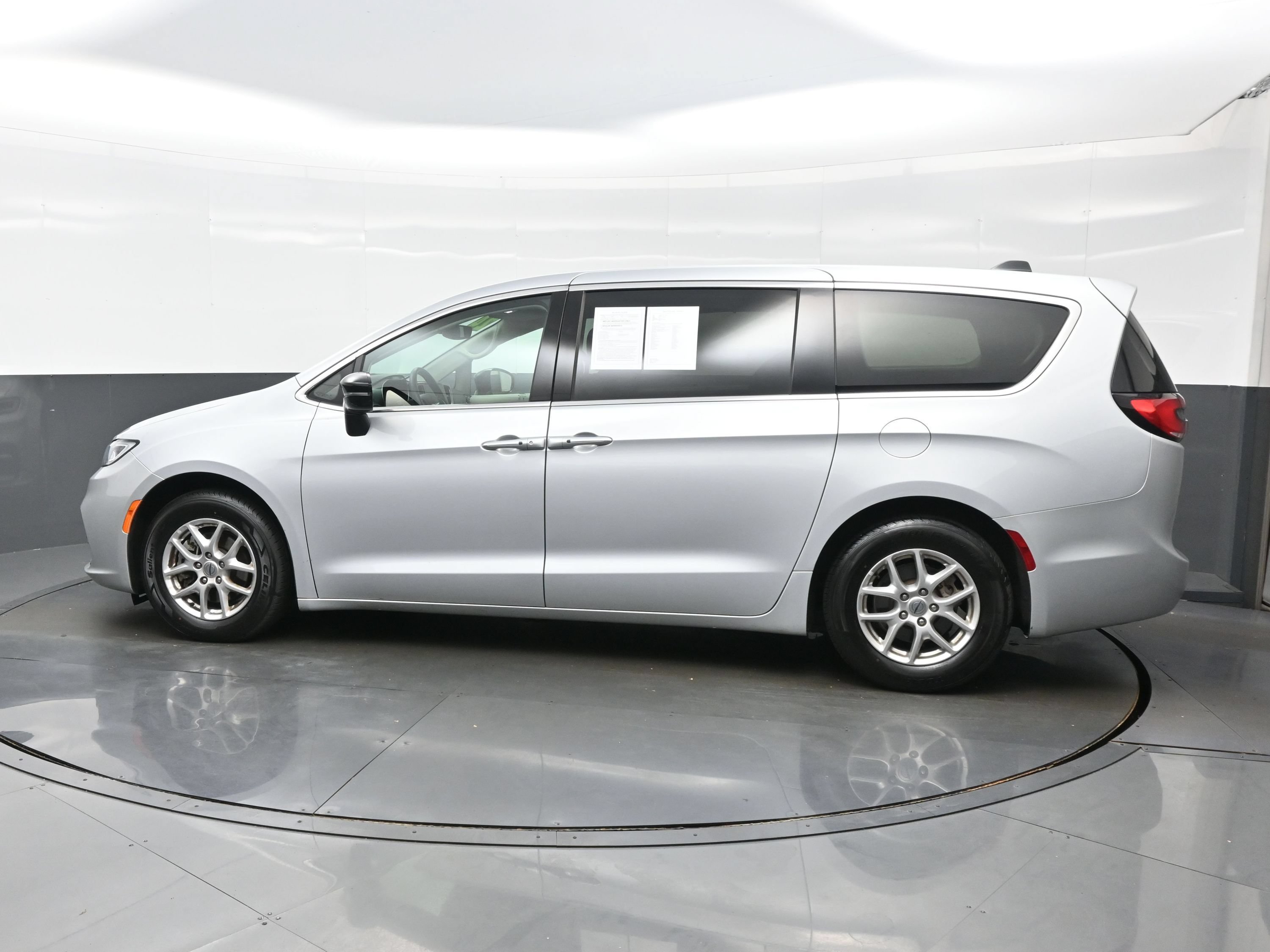 Used 2024 Chrysler Pacifica Touring L Van Passenger Van