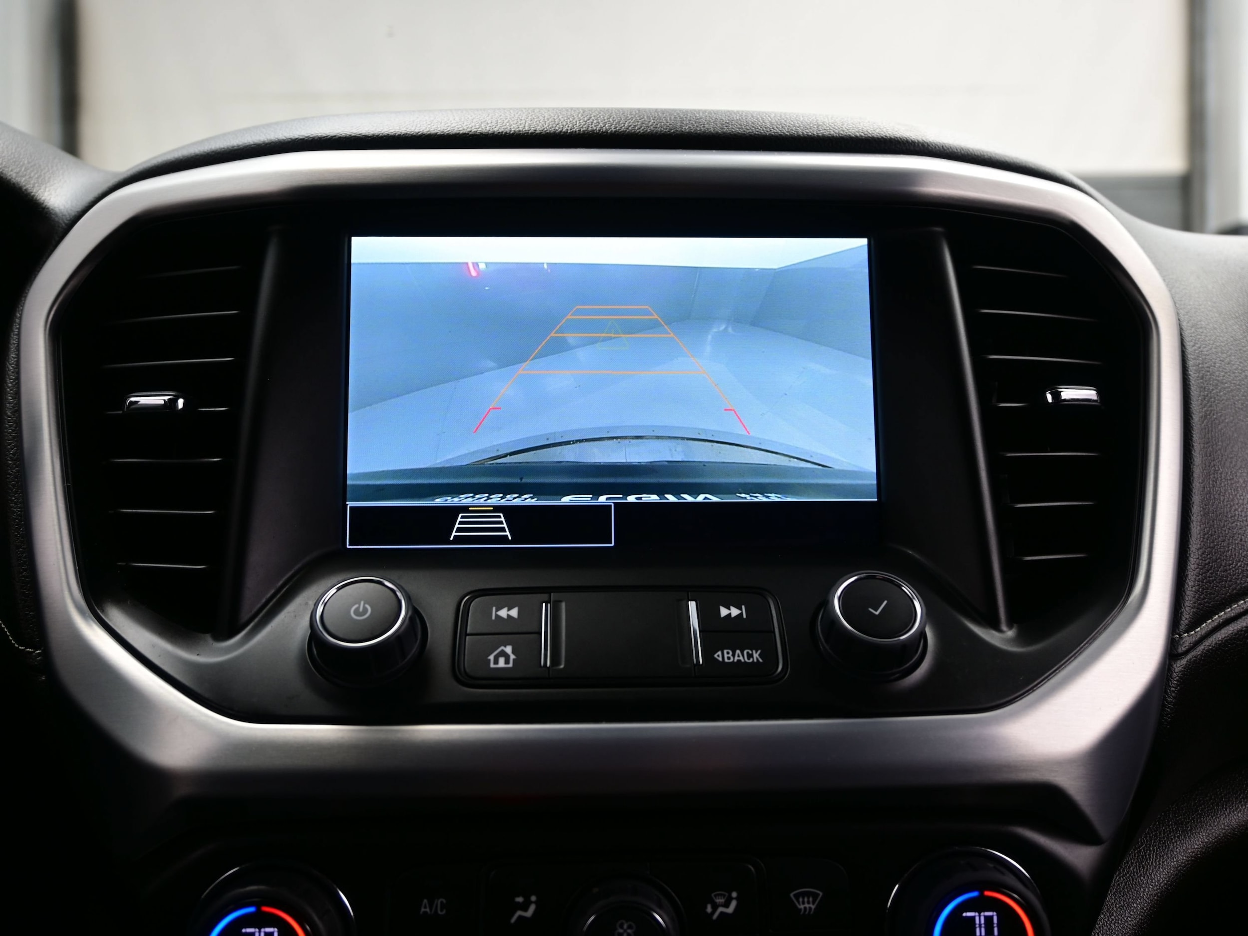 2022 GMC Acadia SLE - Photo 19