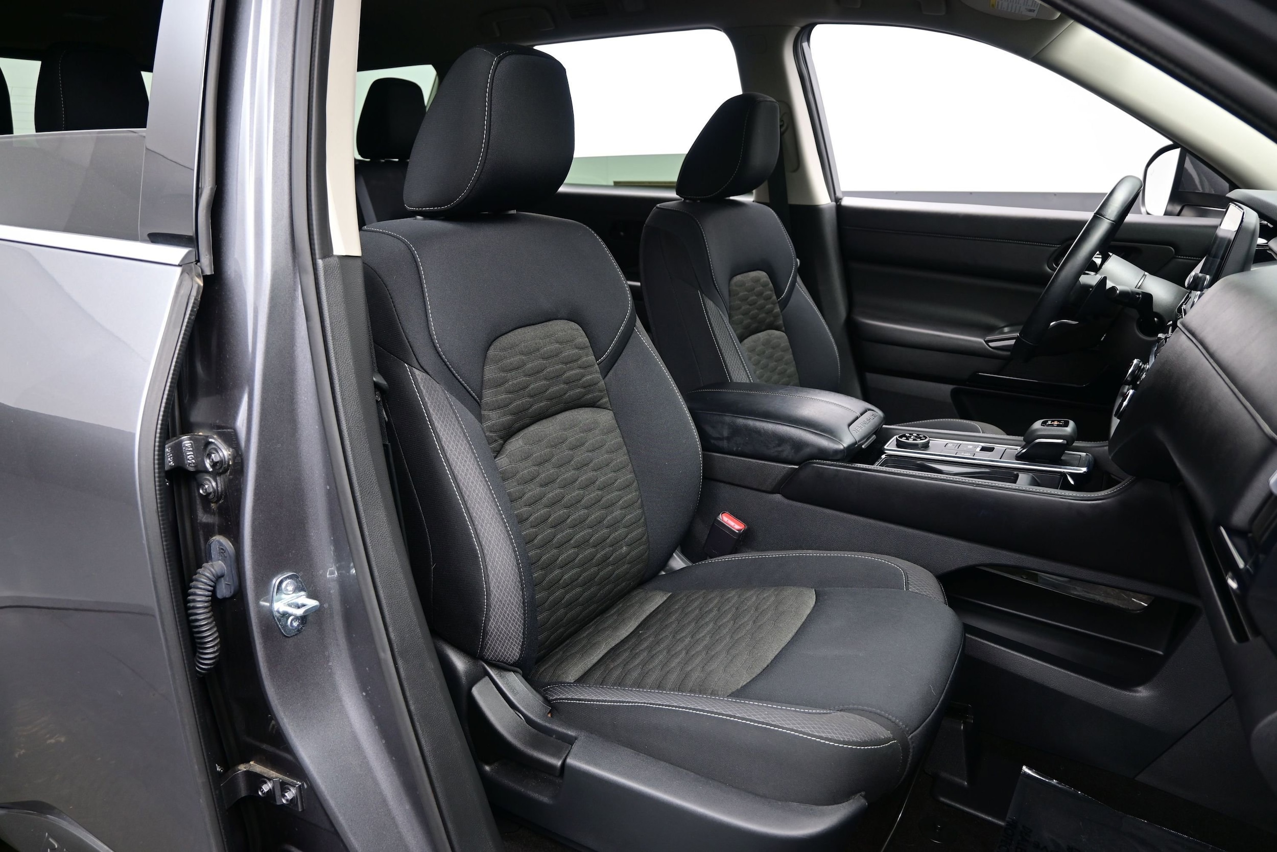 2023 Nissan Pathfinder SV - Photo 14