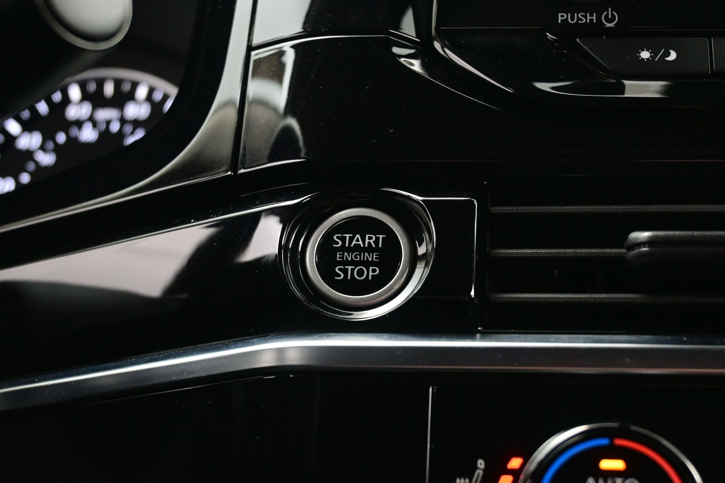 2023 Nissan Pathfinder SV - Photo 24