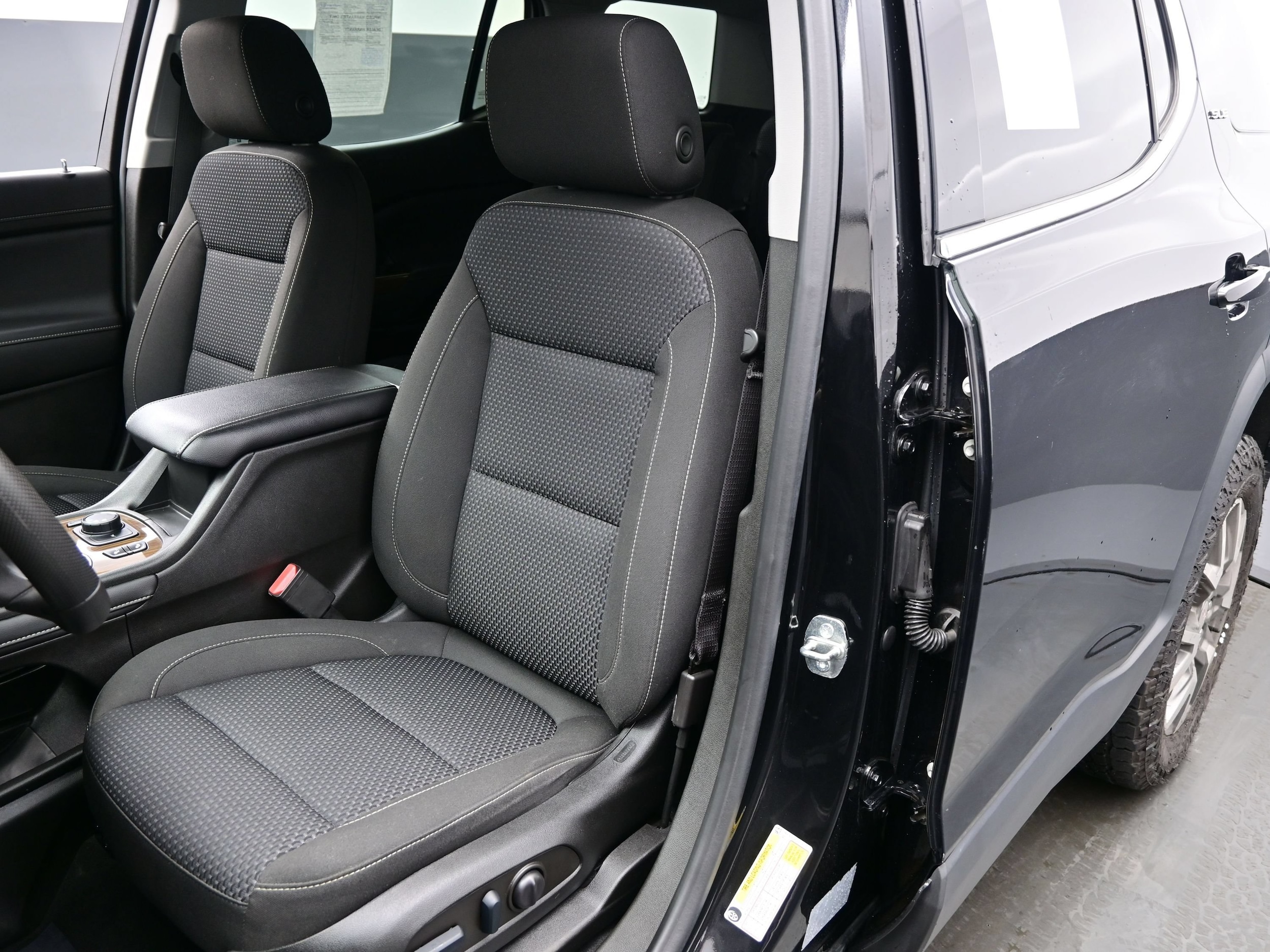 2022 GMC Acadia SLE - Photo 12