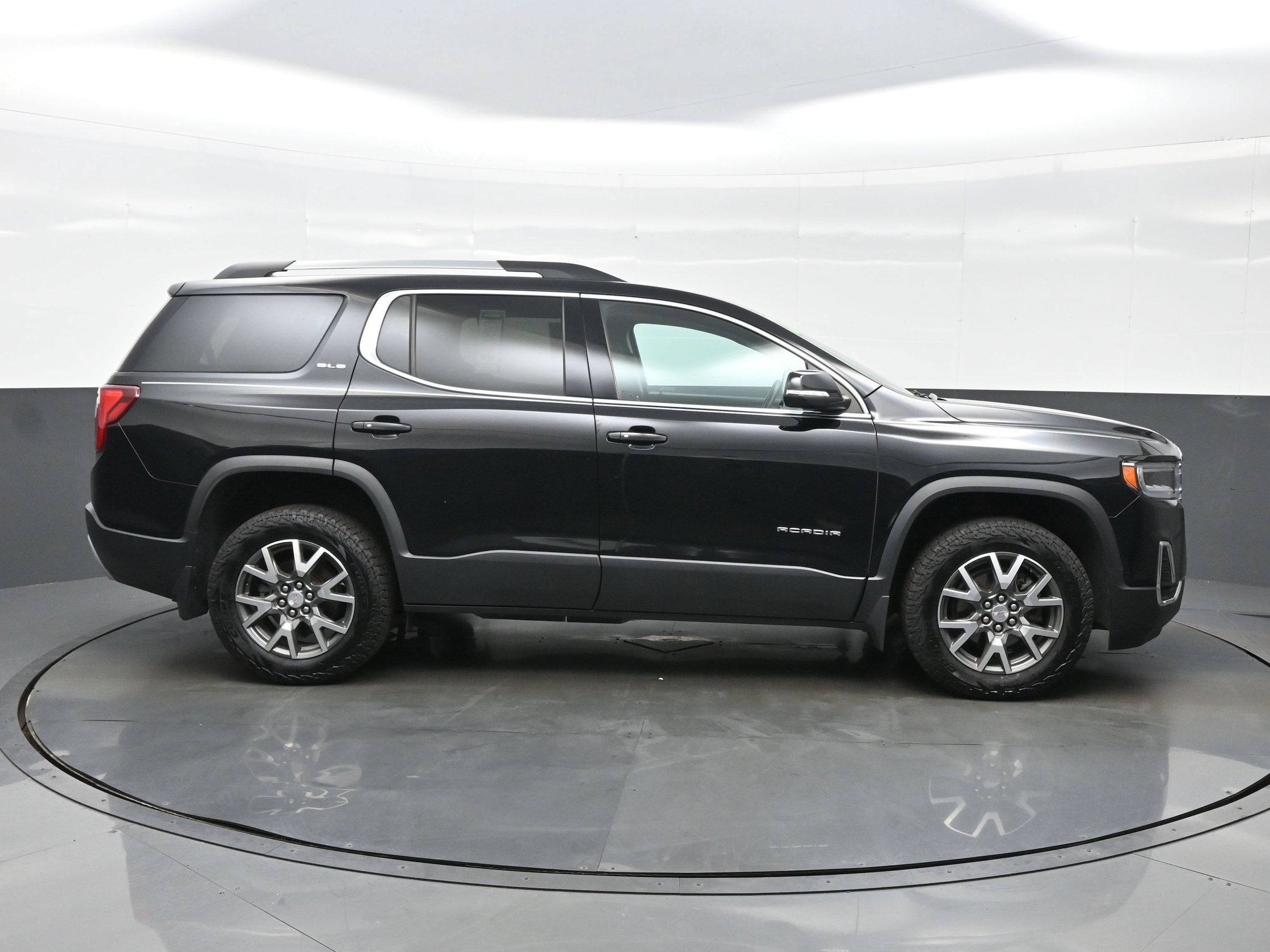 2022 GMC Acadia SLE - Photo 7