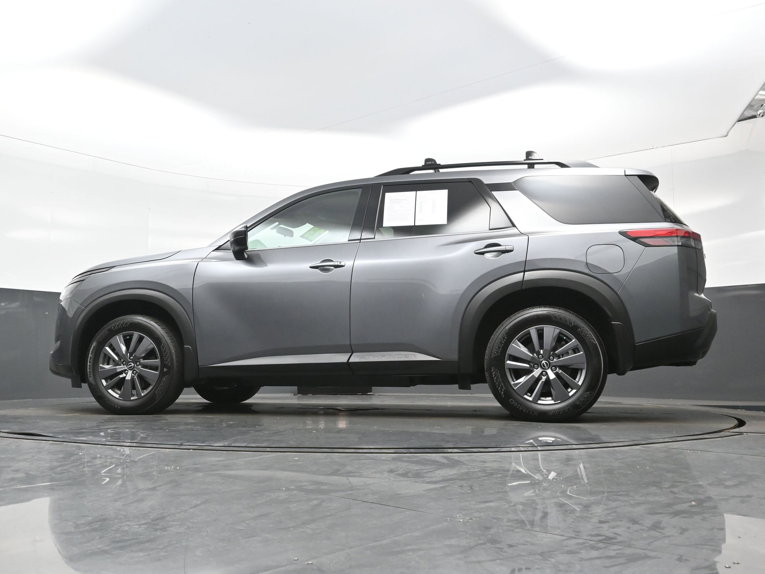 2023 Nissan Pathfinder SV - Photo 29