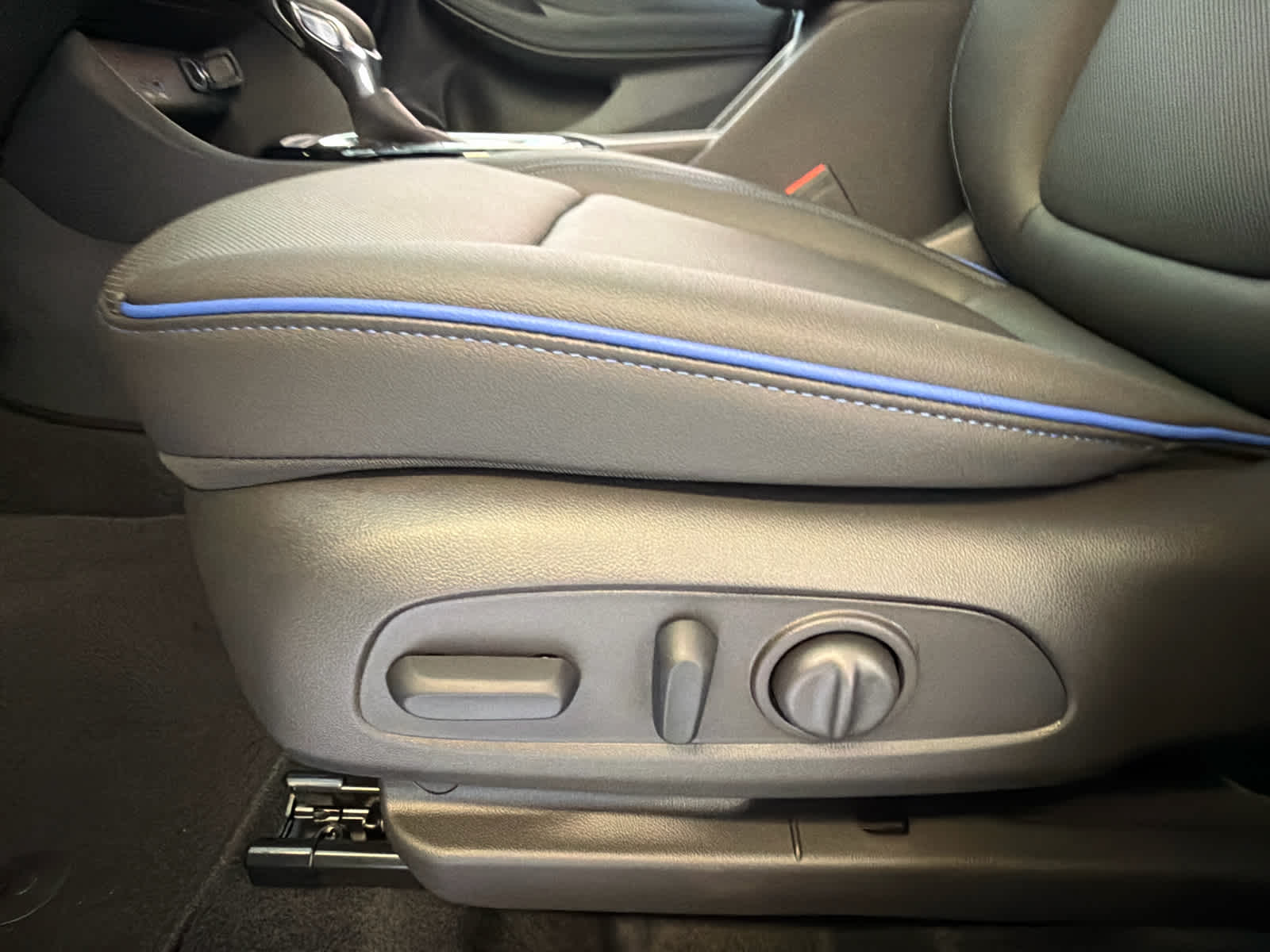 2026 Buick Encore GX Sport Touring - Photo 16