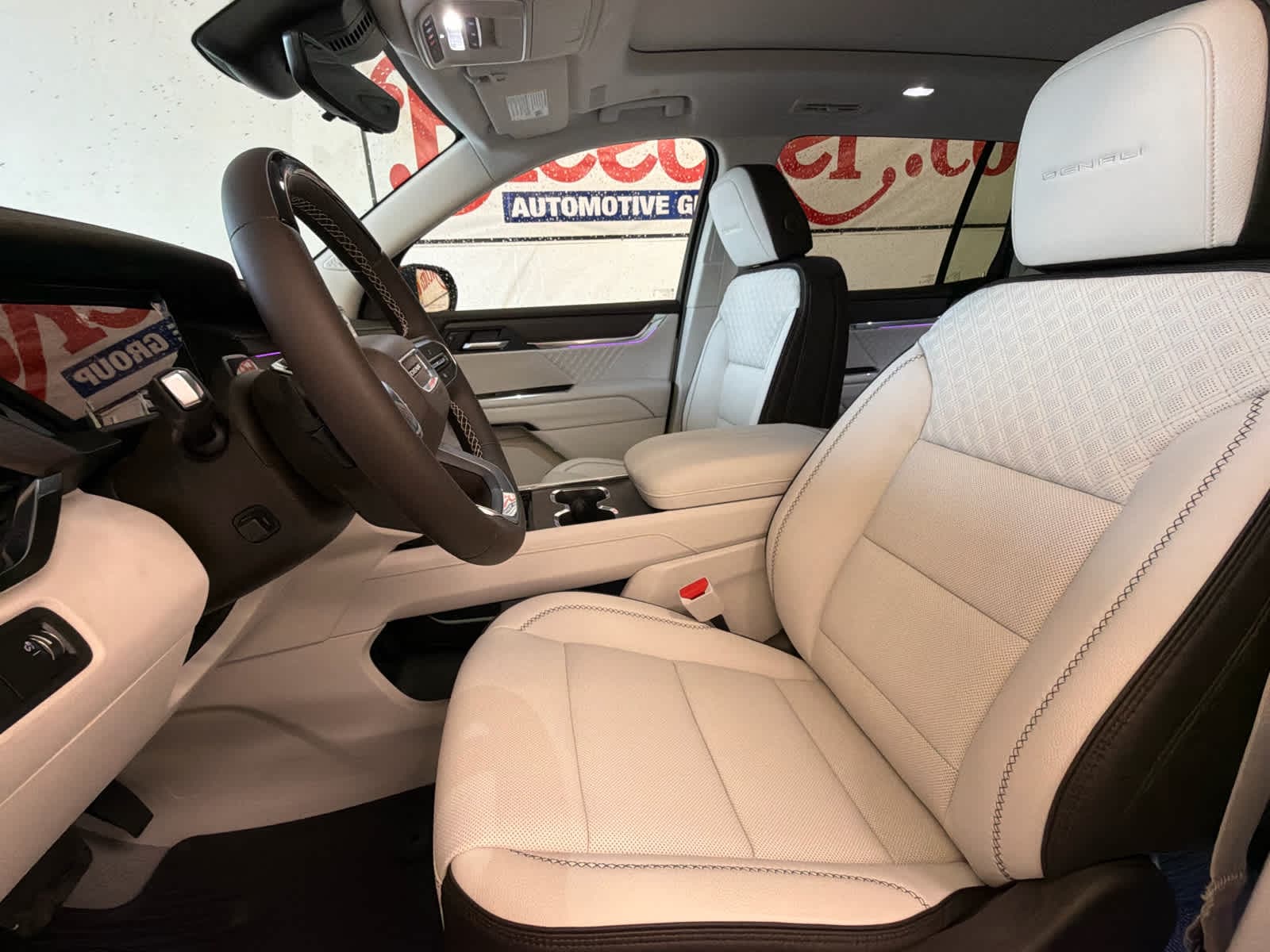 2026 GMC Acadia Denali - Photo 17
