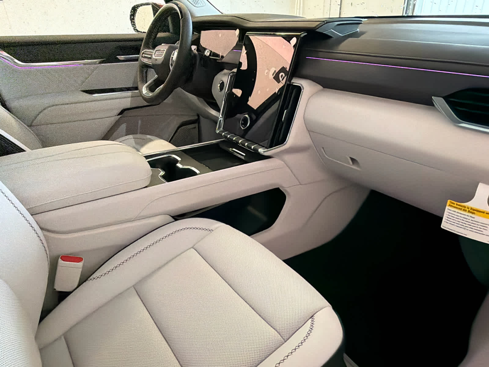 2026 GMC Acadia Denali - Photo 29