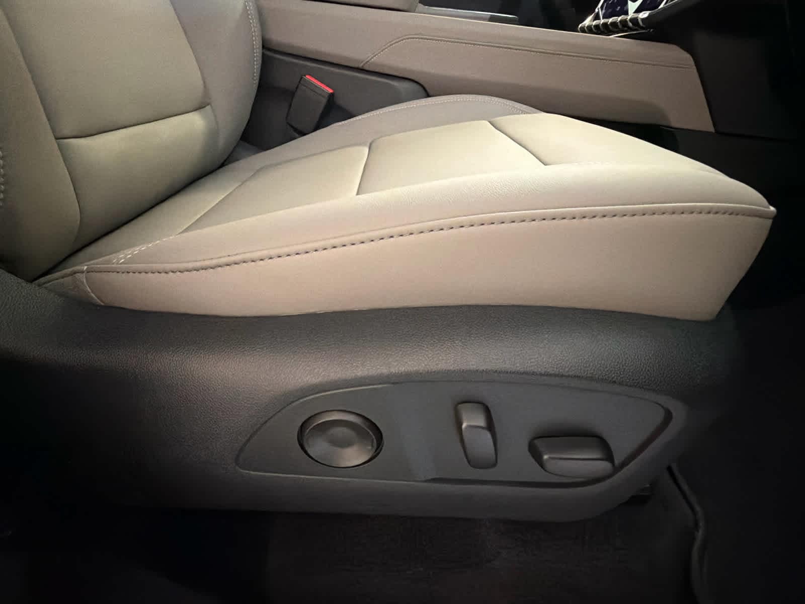2027 GMC Acadia Elevation - Photo 29