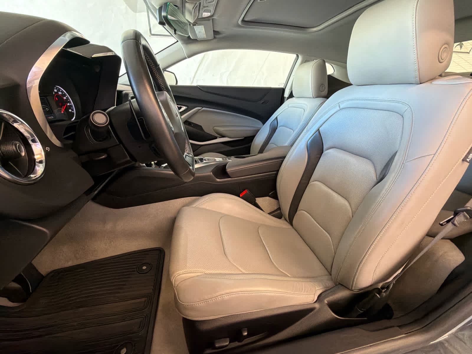 2023 Chevrolet Camaro 2LT - Photo 14
