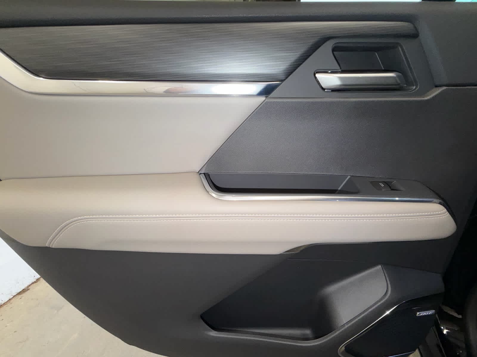 2027 GMC Acadia Elevation - Photo 24