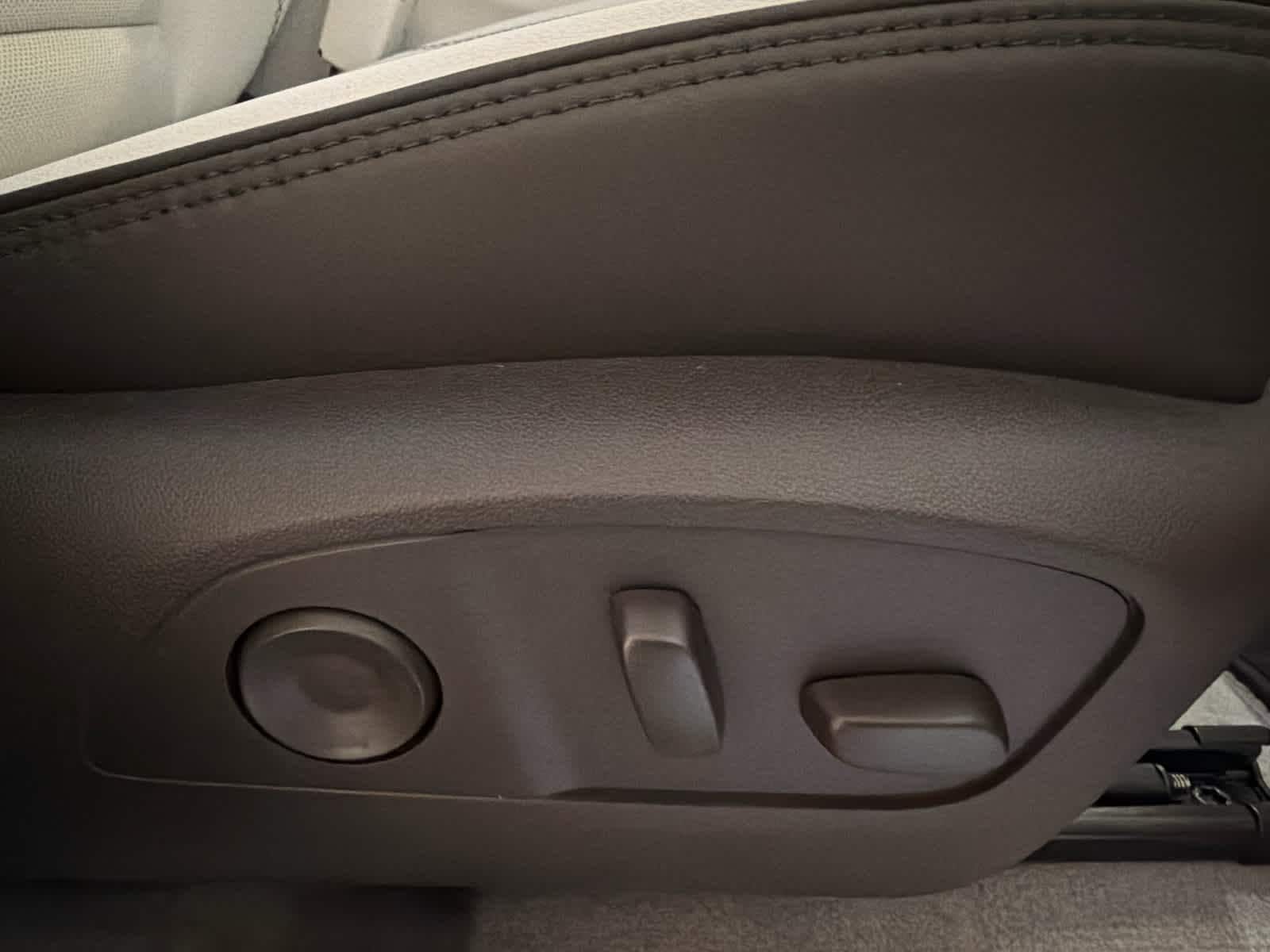 2026 GMC Acadia Denali - Photo 32