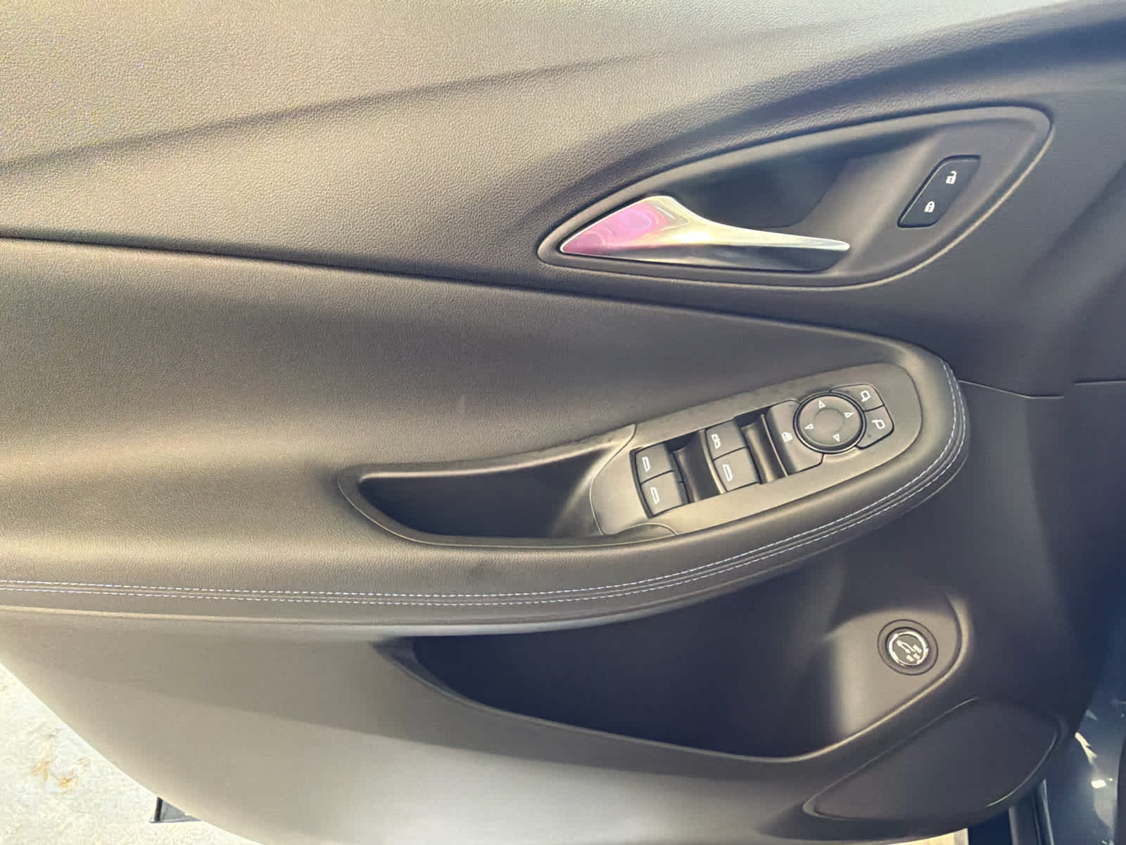 2026 Buick Encore GX Sport Touring - Photo 17