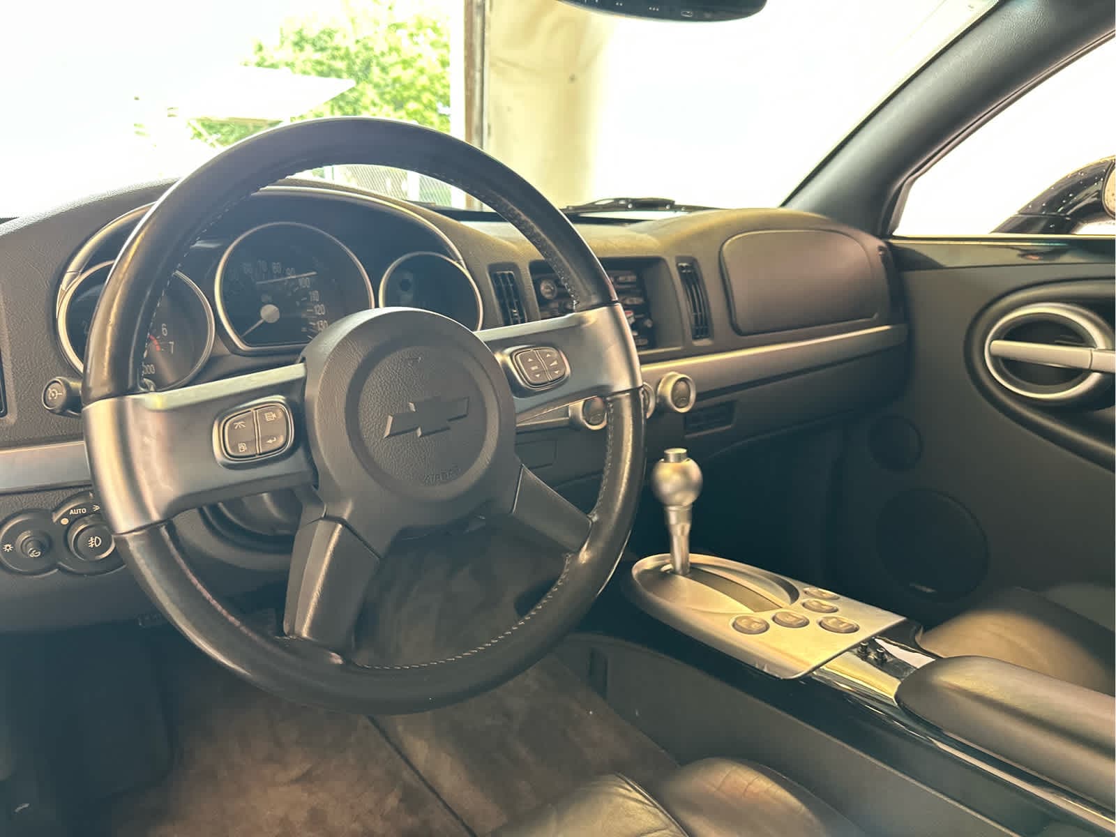 2004 Chevrolet SSR LS - Photo 16
