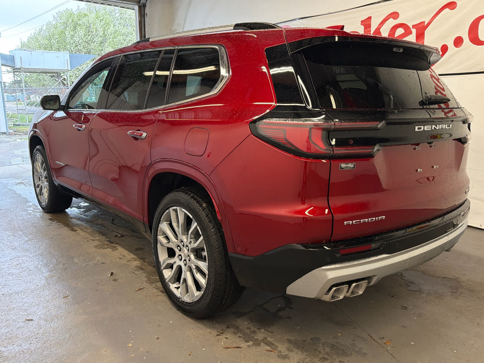 2026 GMC Acadia Denali - Photo 10