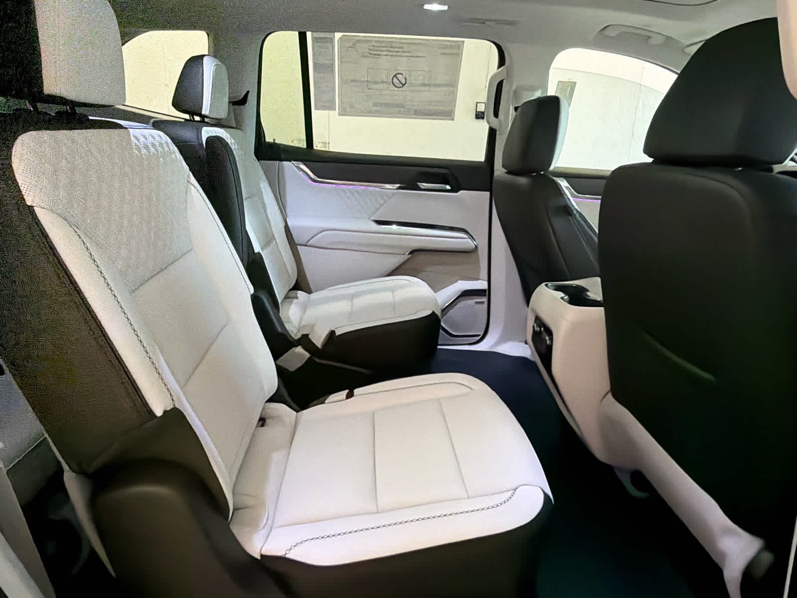 2026 GMC Acadia Denali - Photo 30