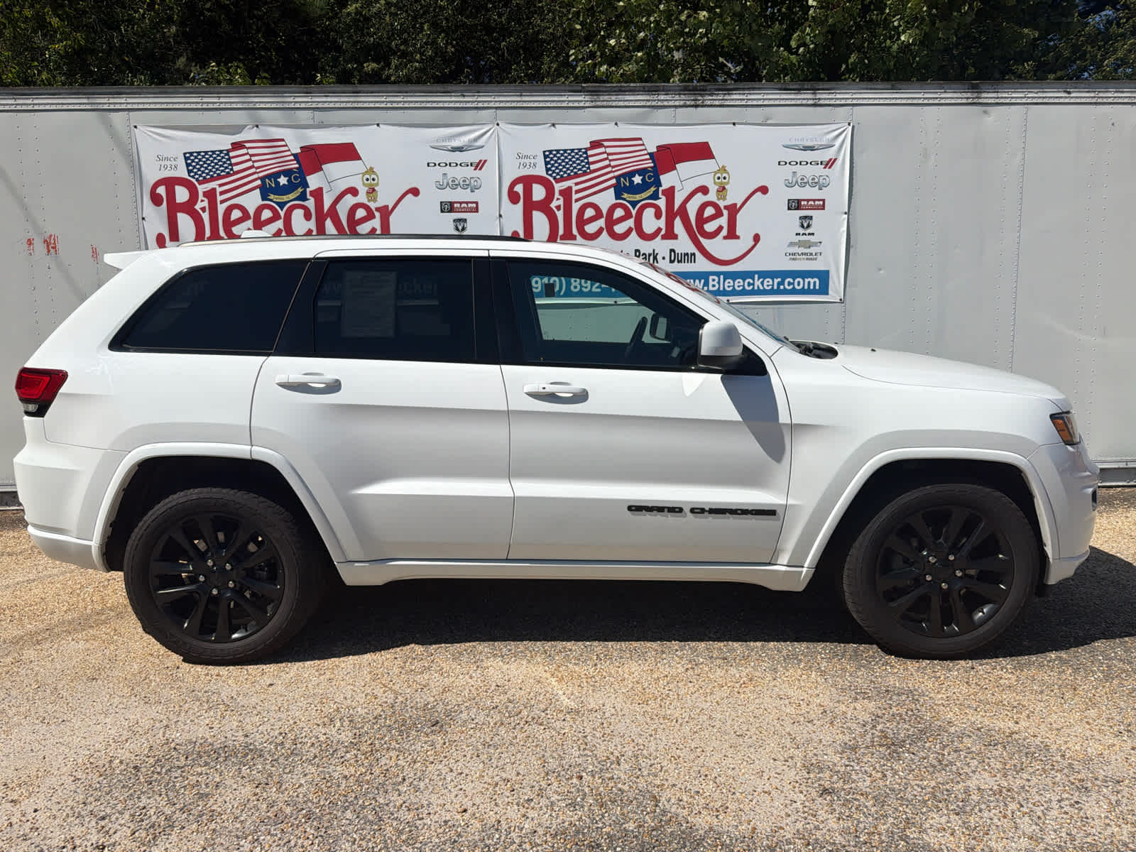 Used 2019 Jeep Grand Cherokee Altitude with VIN 1C4RJEAG5KC596737 for sale in Dunn, NC