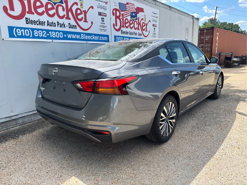 Used 2025 Nissan Altima SV Sedan
