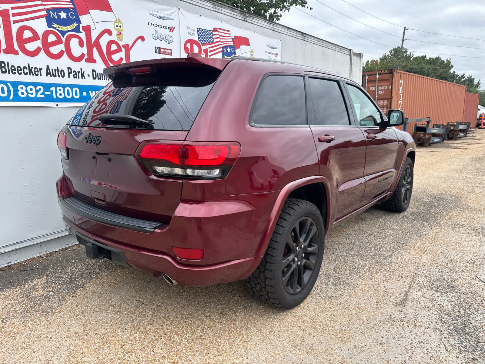 Used 2017 Jeep Grand Cherokee Altitude SUV