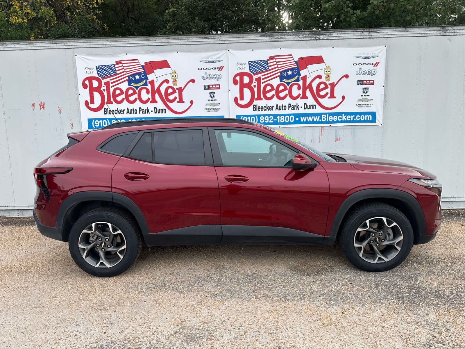 Used 2024 Chevrolet Trax LT SUV