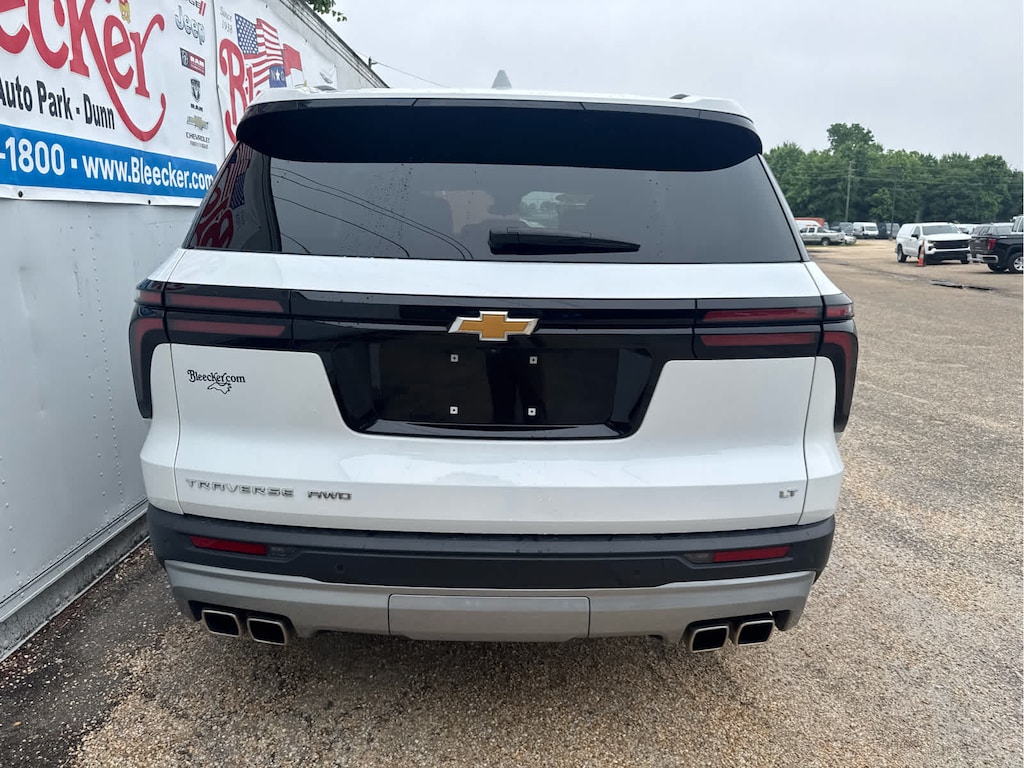 Used 2024 Chevrolet Traverse AWD LT SUV