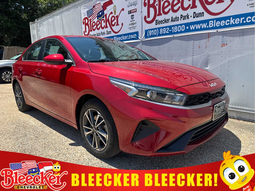 Used 2023 Kia Forte LXS IVT