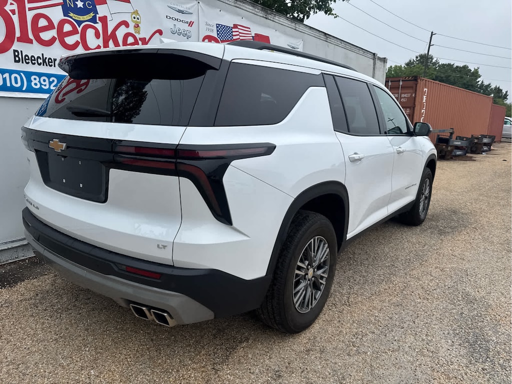 Used 2024 Chevrolet Traverse AWD LT SUV