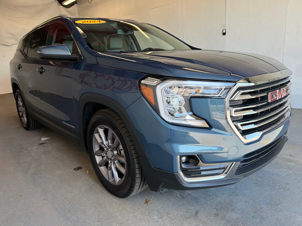 Used 2024 GMC Terrain SLT SUV